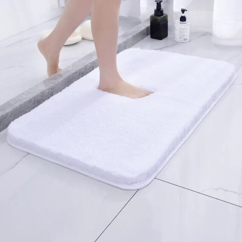 Skanto | Plush Grey Microfiber Bath Mat