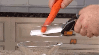 Skanto | 2-in-1 Knife with Cutting Board