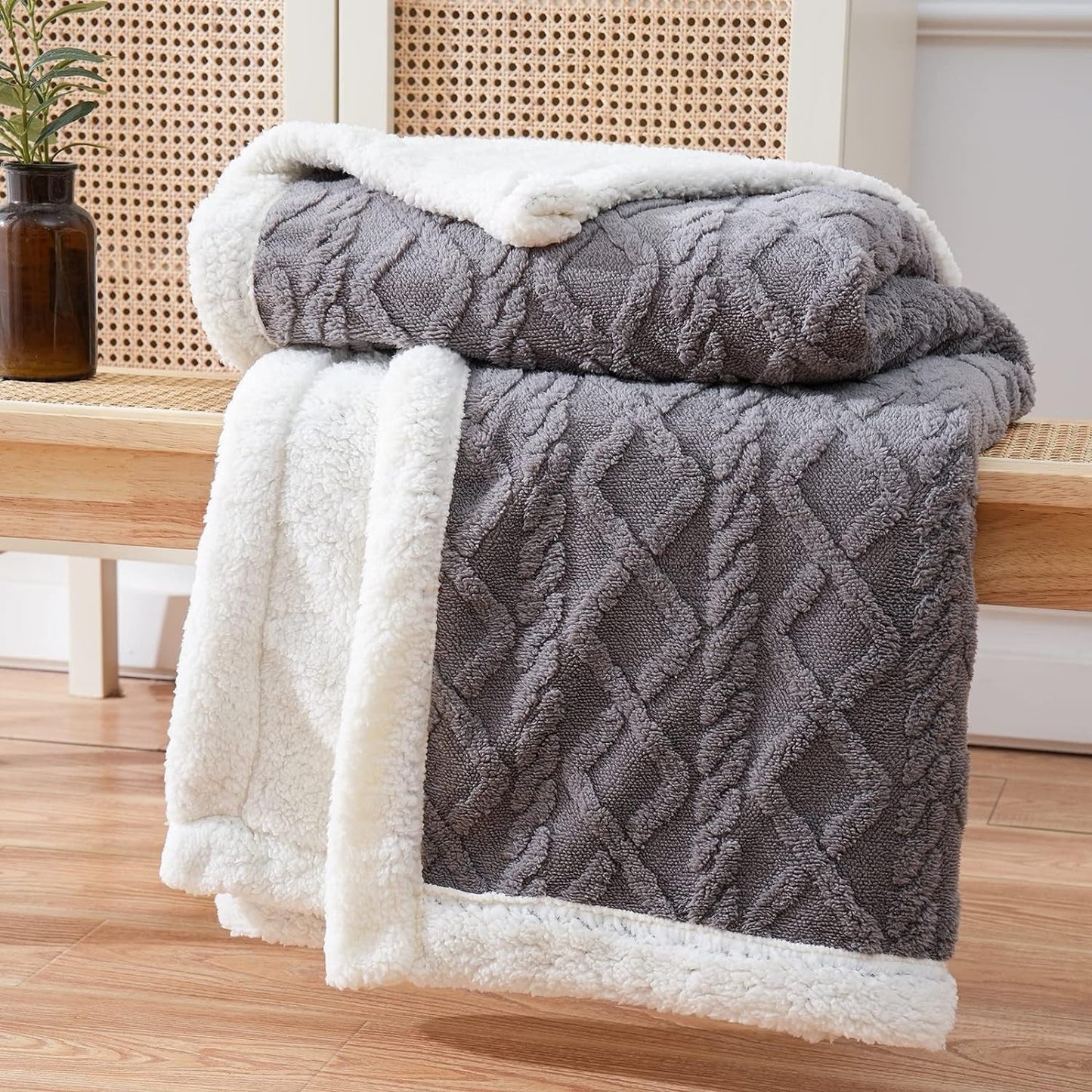 Skanto | Fleece Throw Blanket Sherpa Reversible Bedspread