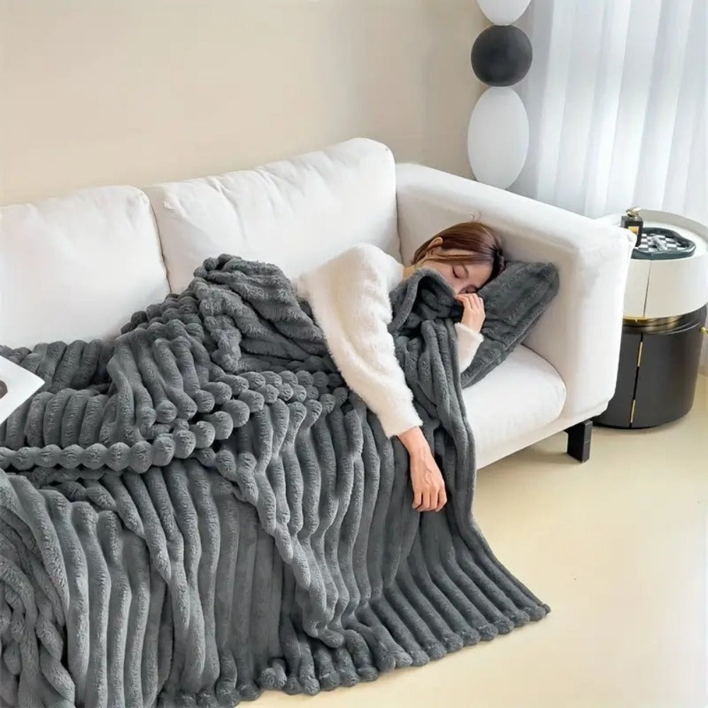 Skanto | EILA - Cloud Nine Cozy Blanket