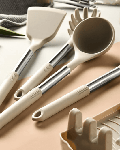 Skanto | KITCHENORA – Complete Utensil Set with Silicone Heads and Wood-Look Handles