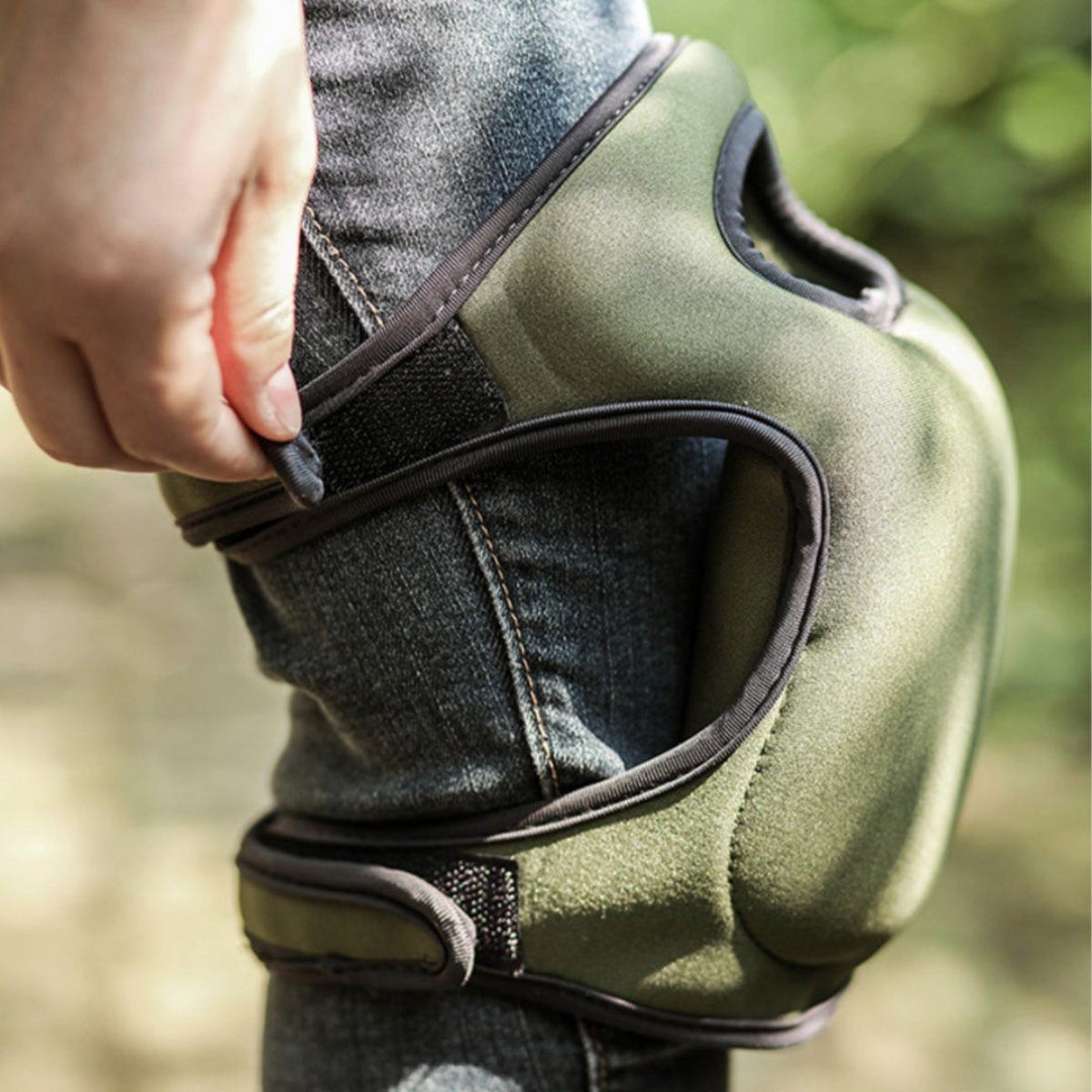BowLift | Knee Pads for Gardening - GardenGuard