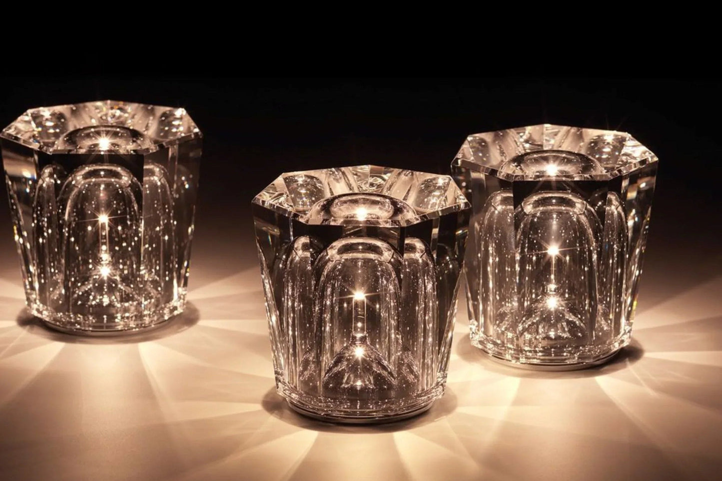 BowLift | Crystal Table Lamp VÉLORIA | Diamond Look & 360° Light Play | Wireless & USB Rechargeable | Up to 12 hrs. Light Duration