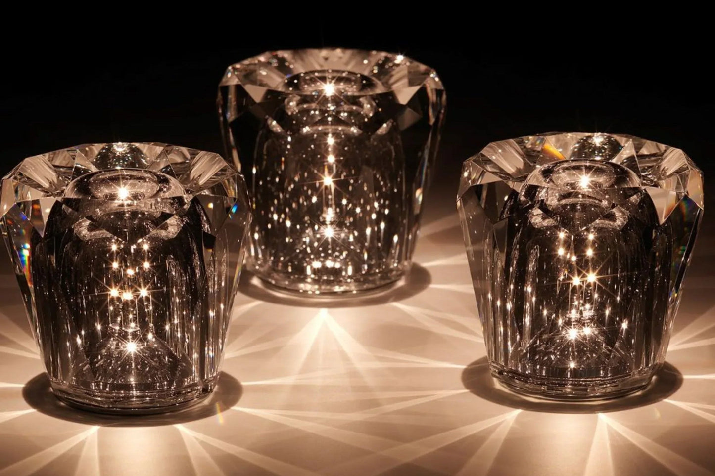 BowLift | Crystal Table Lamp VÉLORIA | Diamond Look & 360° Light Play | Wireless & USB Rechargeable | Up to 12 hrs. Light Duration