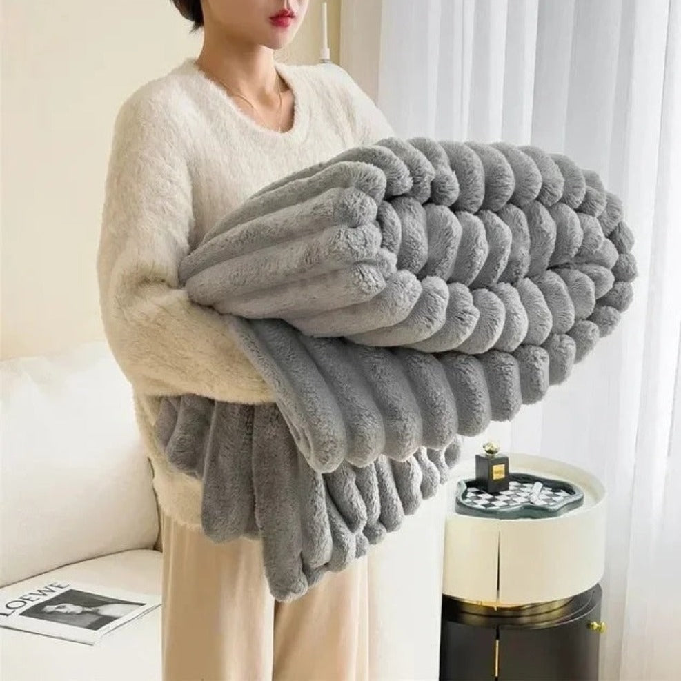Skanto | EILA - Cloud Nine Cozy Blanket