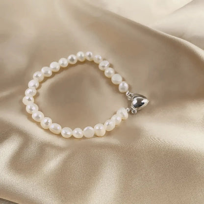 BowLift | Magnetic Heart Pearl Choker Necklace and Bracelet