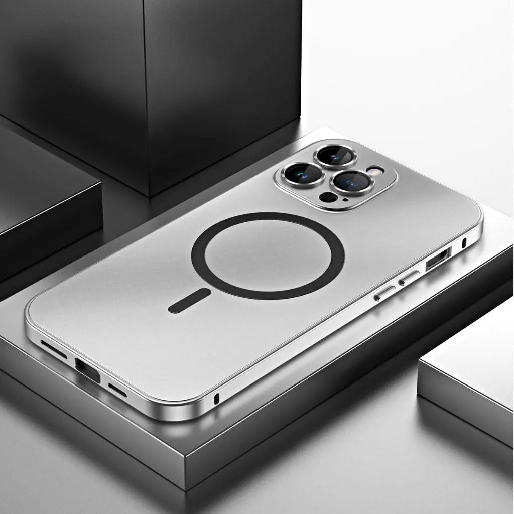 Skanto | Magnetic Metal Case for iPhone – Robust Protection with a Sleek Design and MagSafe Compatibility