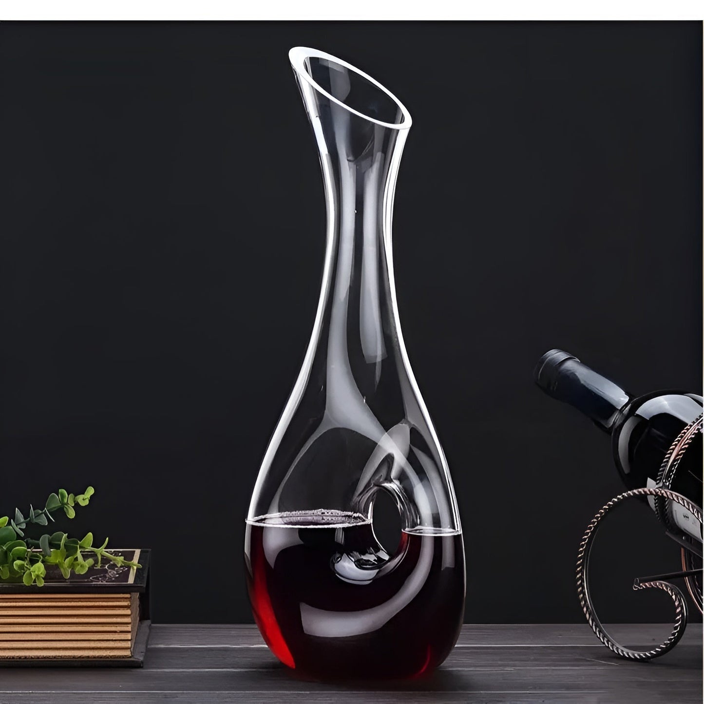 Crystal wine decanter in snail shape – Lead-free for wine or cognac | Decorative for home & bar | Bowlift