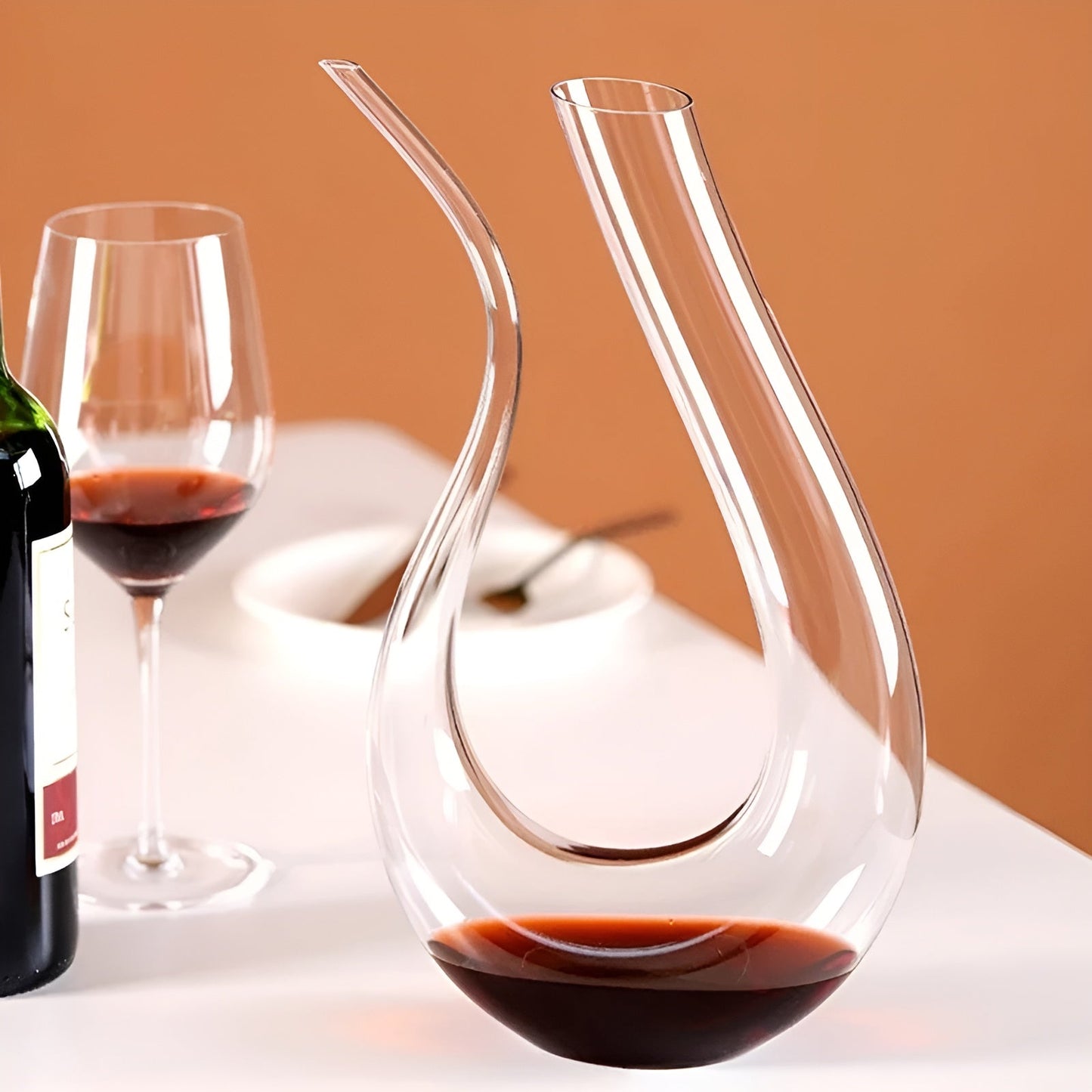 Wine Decanter with Aerator - Hand Bowliftown & Stylish - 1500 ml for Bar & Home - Lead-Free Glass | Bowlift