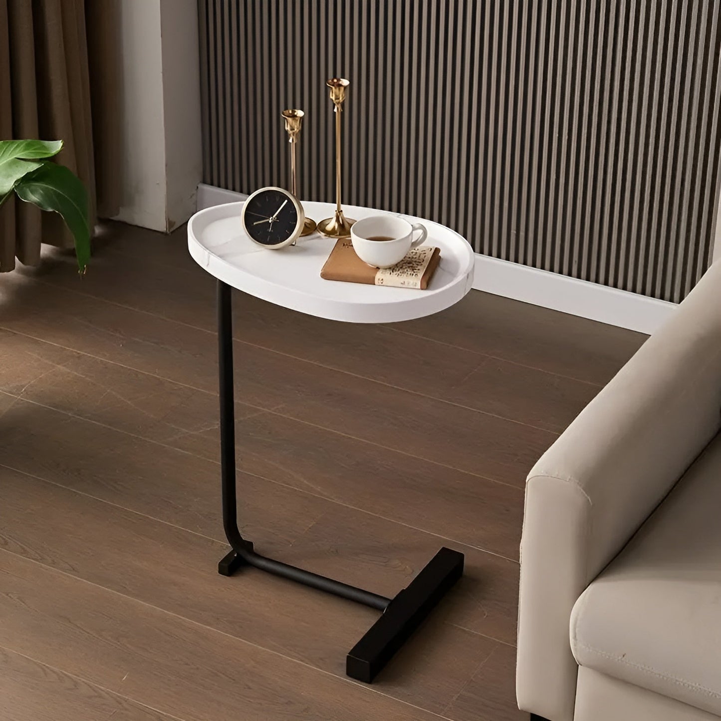 Smaller rolling coffee table – Stylish and versatile | Compact for home, hotel or guest room | Karnz