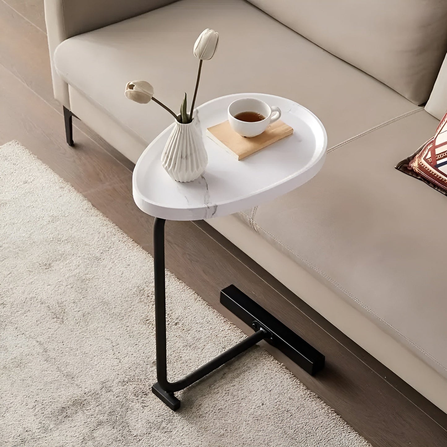 Smaller rolling coffee table – Stylish and versatile | Compact for home, hotel or guest room | Karnz