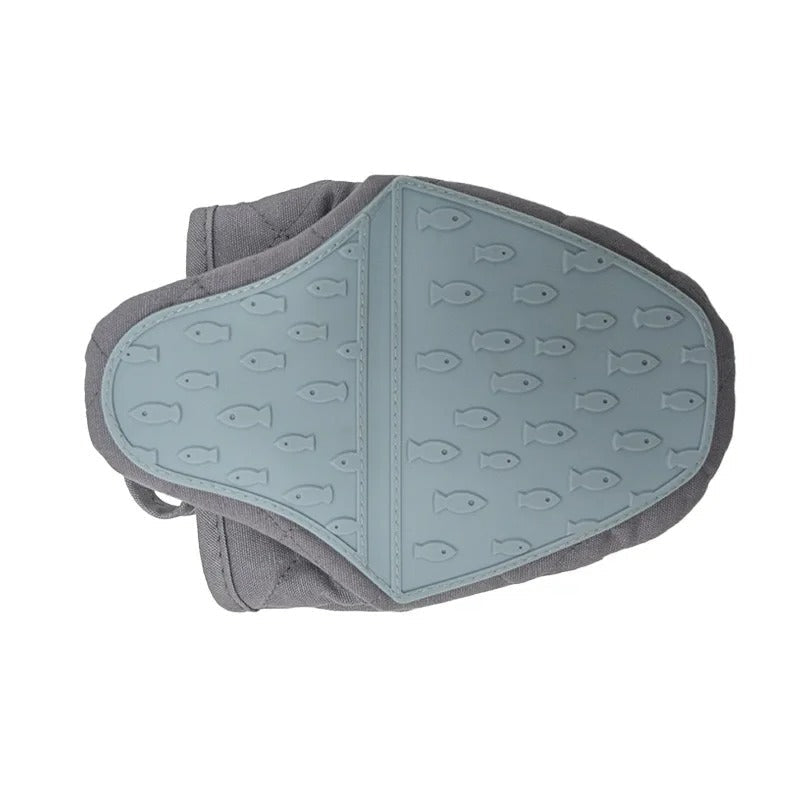 Skanto | Finley – Heat-Resistant Silicone Oven Mitt in Fish Shape