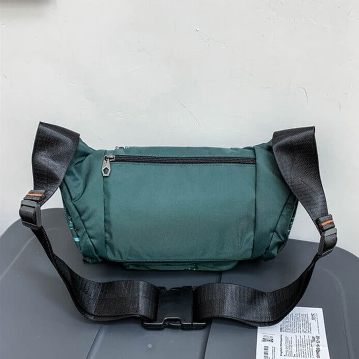 Water-repellent Men's Hip and Shoulder Bag – Versatile Travel and Outdoor Backpack | Karnz