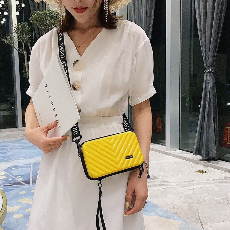Compact Hard Shell Travel Handbag | Bowlift