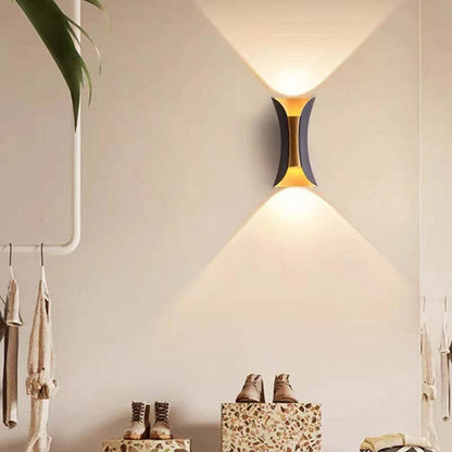 Skanto | Modern LED Outdoor Wall Lamp - LumiEdge