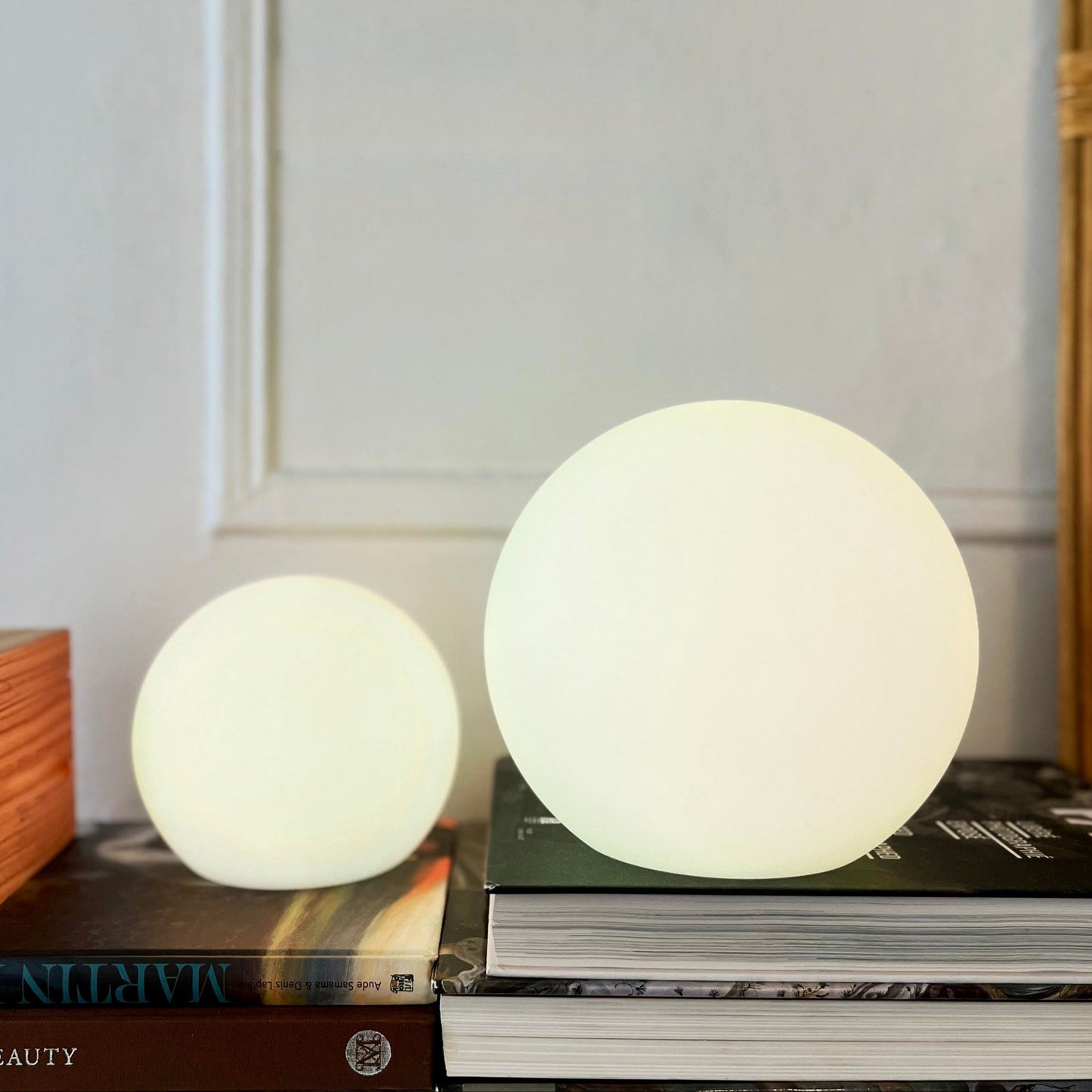 Skanto | LED Wire Lamp - Rechargeable Modern Fixture for Home, Office, and Bedside Use