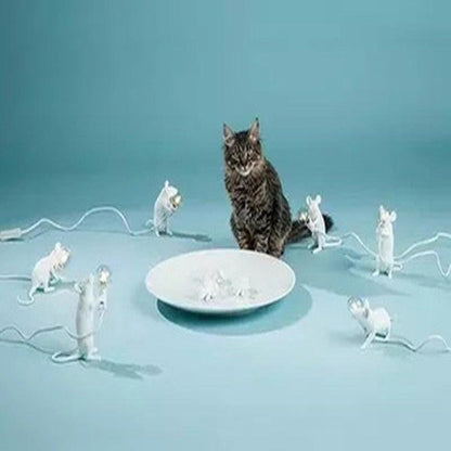 Table lamp with mouse motif