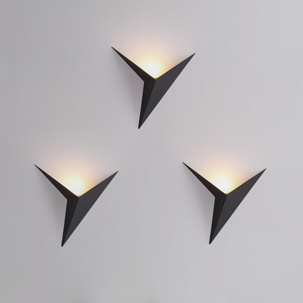 BowLift | Trigon Wall Light