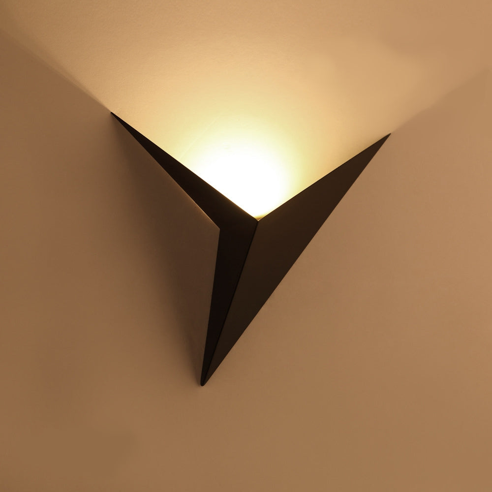 BowLift | Trigon Wall Light