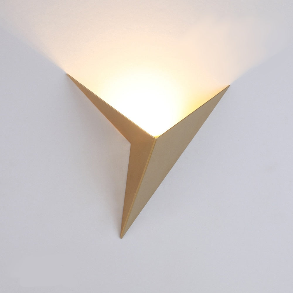 BowLift | Trigon Wall Light