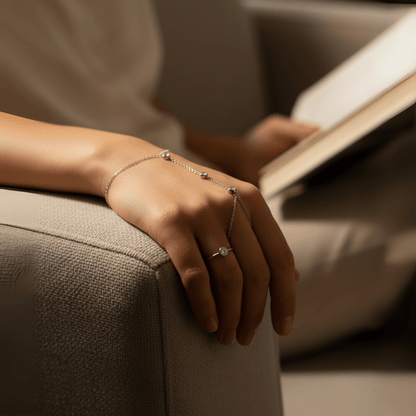 BowLift | PalmGrace – Adjustable Finger Ring Palm Bracelet with Radiant Crystals