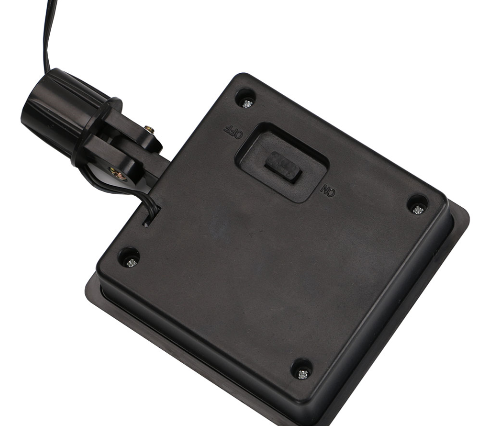 BowLift | Paw Print Garden Lights