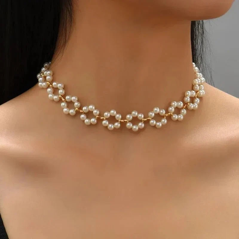 Skanto | Pearl Floral Daisy Choker Necklace