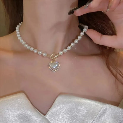 Skanto | Pearl Heart Clasp Choker Necklace