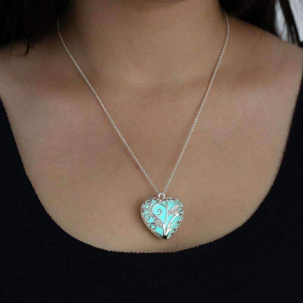Skanto | Glowing Pendant - Showcasing your amazing glow in the dark