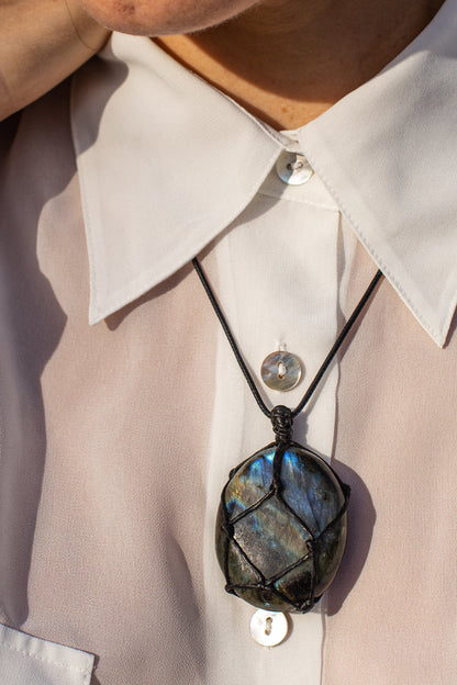 BowLift | Dragonheart Labradorite Necklace – Mystical and Energizing Jewelry for Personal Power