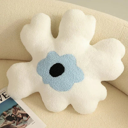 Plush abstract flower shape pillow made of soft cotton material | Brehn