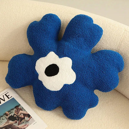Plush abstract flower shape pillow made of soft cotton material | Brehn