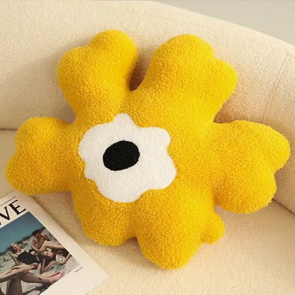 Plush abstract flower shape pillow made of soft cotton material | Brehn