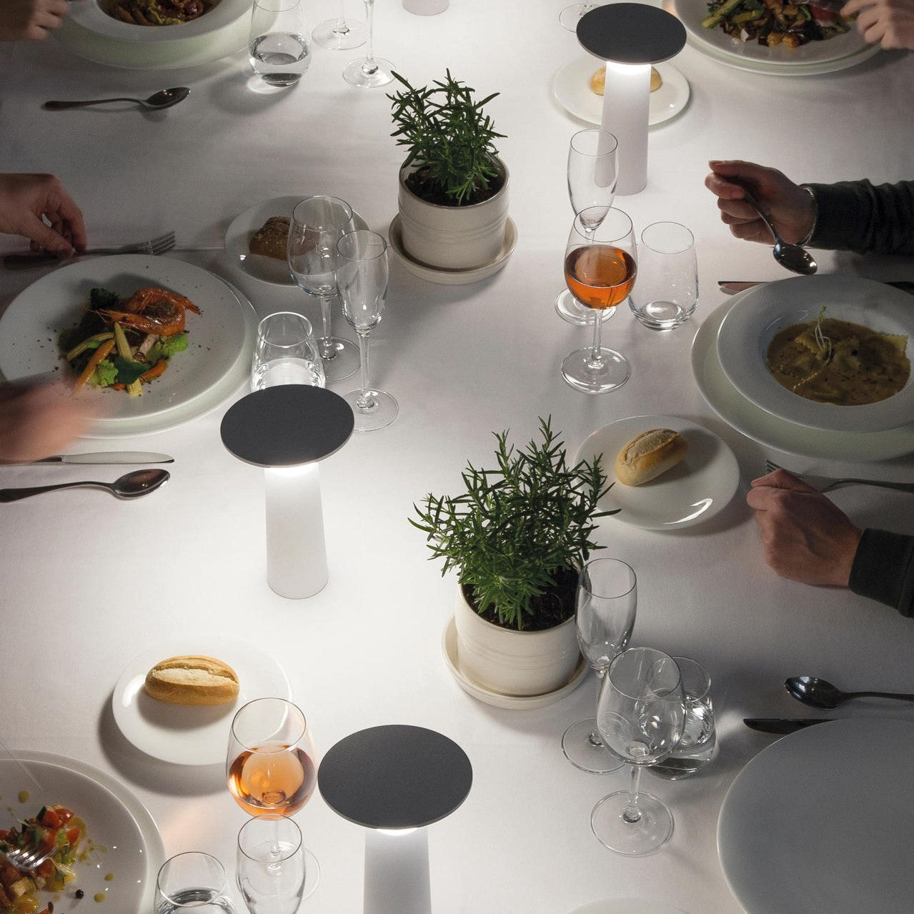 Skanto | Portable Dimmable Table Lamp - LumoFlex