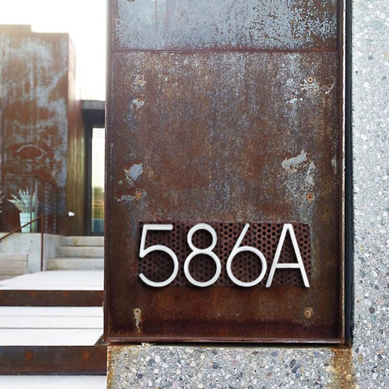 Brehn | Silver modern house numbers