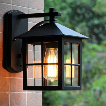 BowLift | Classic Outdoor Wall Lamp