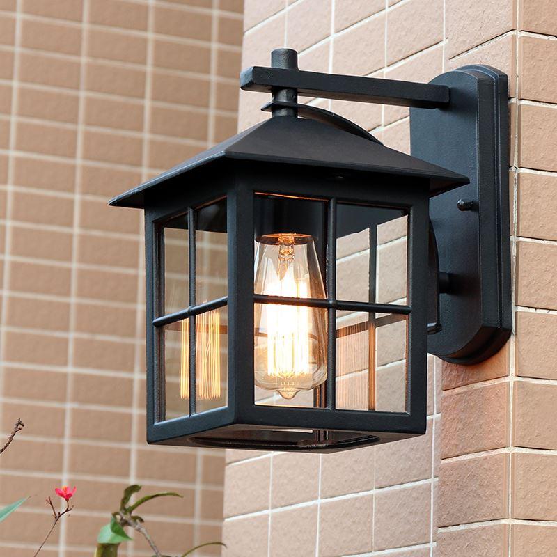 BowLift | Classic Outdoor Wall Lamp