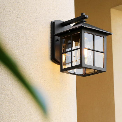 BowLift | Classic Outdoor Wall Lamp
