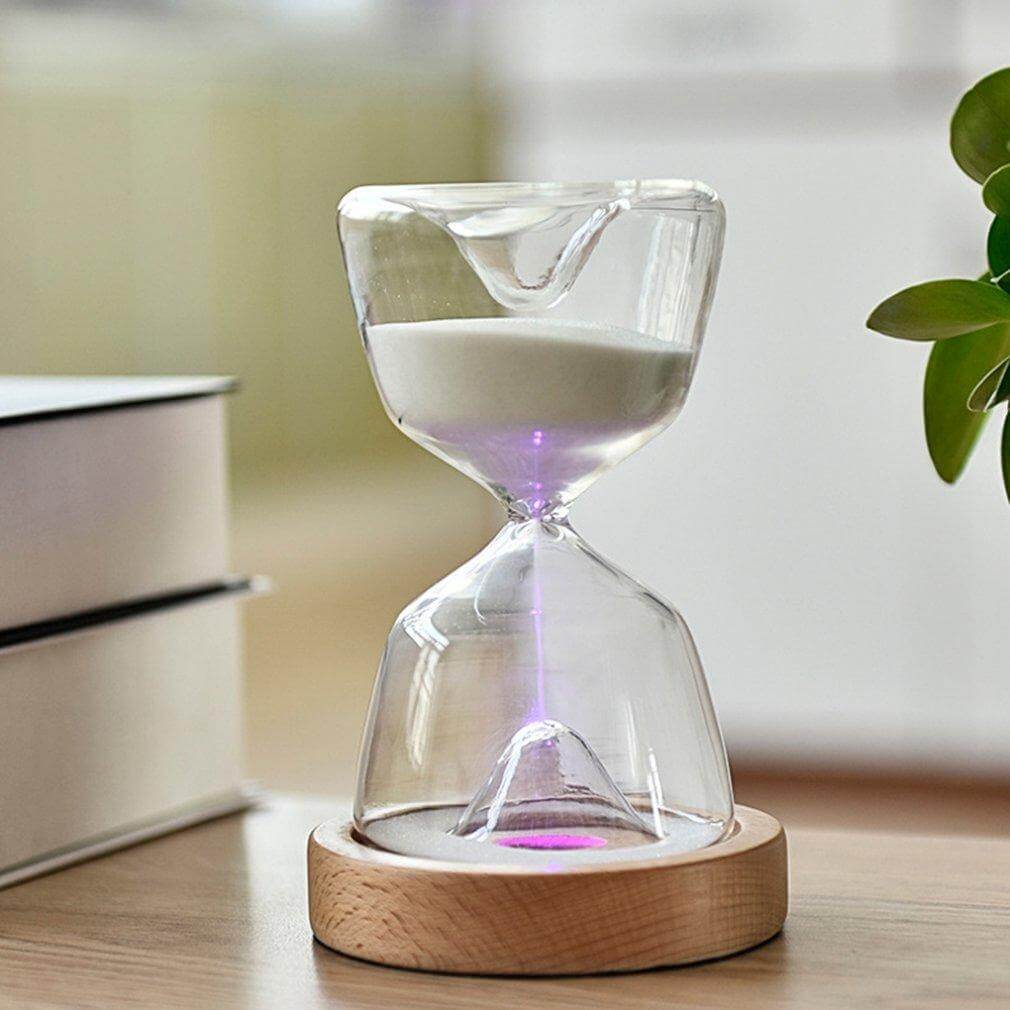 Creative Hourglass | Skanto