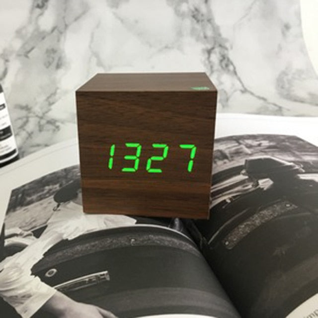 BowLift | Minimalistic Digital LED Alarm Clock with Voice Control – Sleek Design and Clear Display for Effortless Mornings