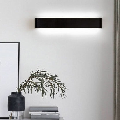 Skanto | Modern LED Wall Lamp – Sleek Black Aluminum Light