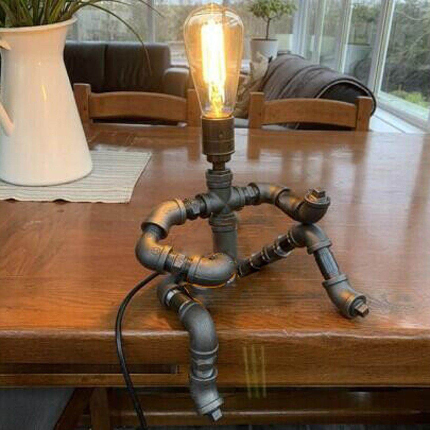 Chill Guitar Player Retro Table Lamp | Kalsten