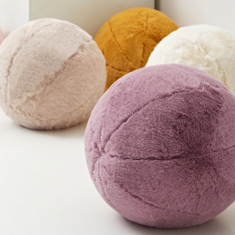 Short Fur Ball Pillow | Bowlift