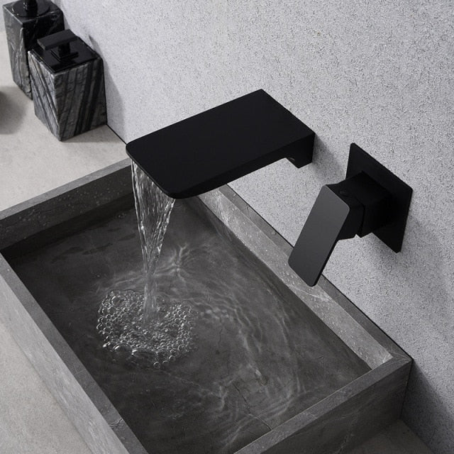 Skanto | Modern Wall-Mounted Faucet
