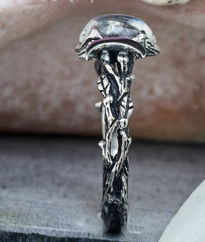 Skanto | Metal Moon Pattern Natural Stone Vintage Carved Rings