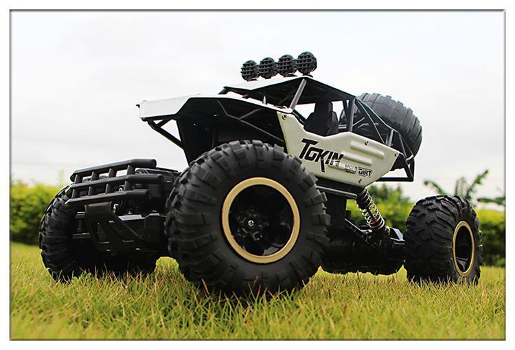 Skanto | #1 Selling 4X4 RC Rock Crawler 4WD Dual Motor Off-Road Car
