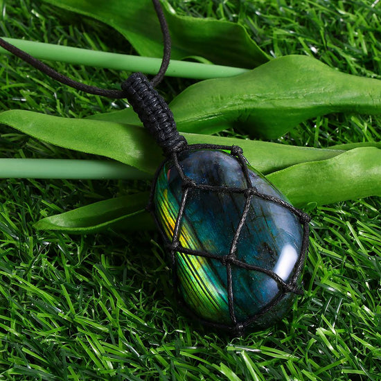 BowLift | Dragonheart Labradorite Necklace – Mystical and Energizing Jewelry for Personal Power