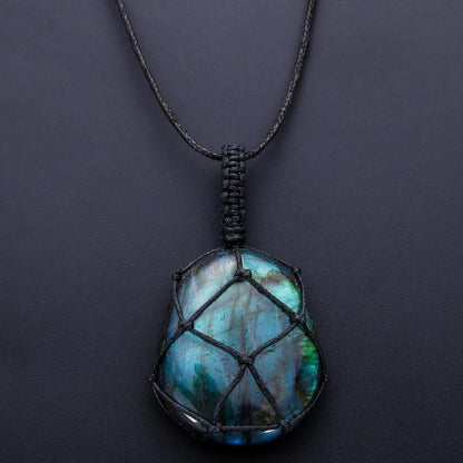 BowLift | Dragonheart Labradorite Necklace – Mystical and Energizing Jewelry for Personal Power