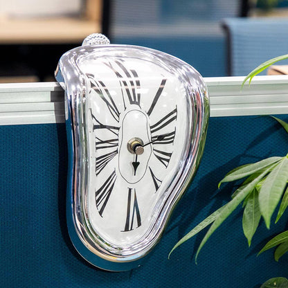 Surreal melting wall clock | Brehn