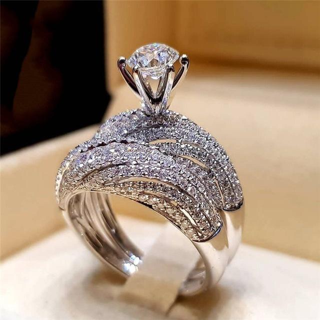 Elegant Engagement Wedding Ring Set | Bowlift